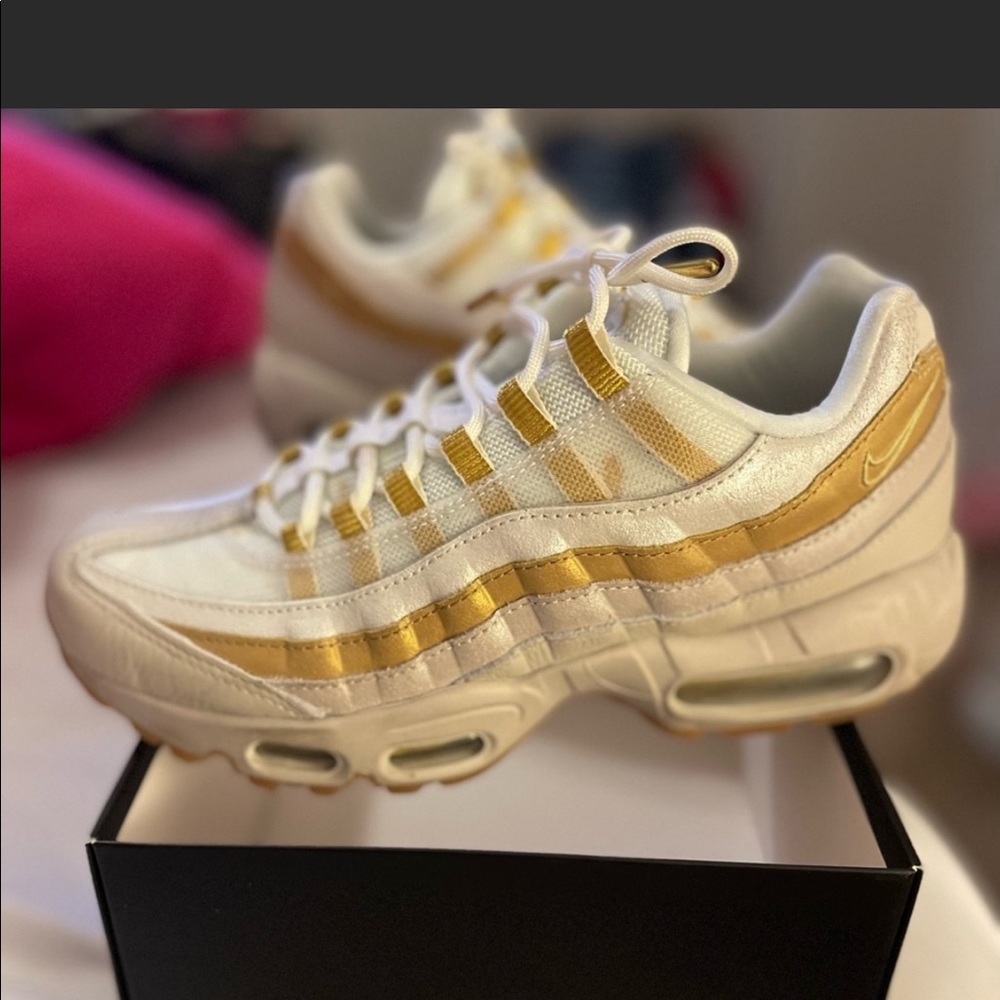 Nike Air Max 95 Desert Sand Gold